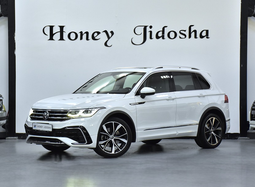 Volkswagen Tiguan R-Line 4Motion ( 2024 Model ) in White Color GCC Specs