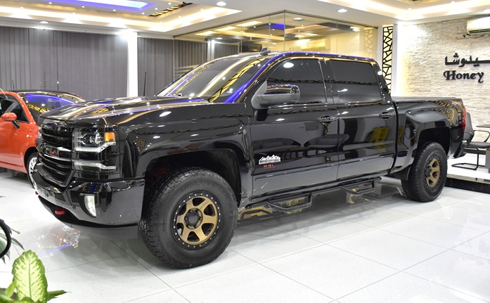 Chevrolet Silverado High Country 4x4 6.2 L ( 2017 Model ) in Black Color GCC Specs