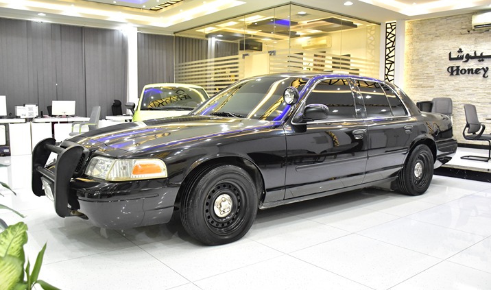 Ford Crown Victoria ( 2011 Model ) in Black Color American Specs