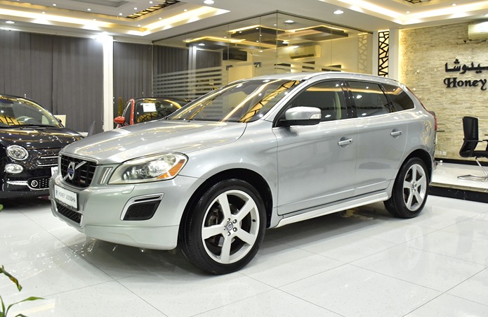 Volvo T6 AWD R-Design ( 2010 Model ) in Silver Color GCC Specs