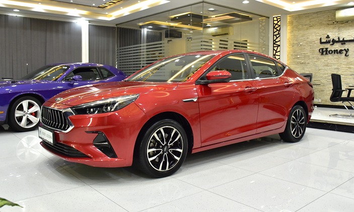 JAC J7 ( 2023 Model ) in Red Color GCC Specs