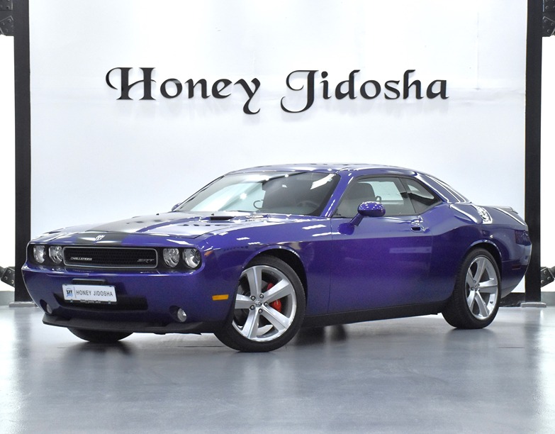 Dodge Challenger SRT8 6.1 HEMI ( 2010 Model ) in Purple / Violet Color GCC Specs