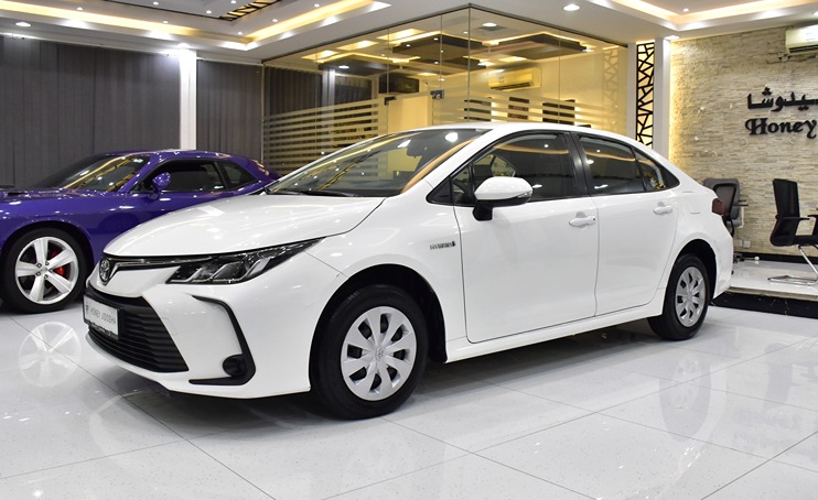 Toyota Corolla Hybrid ( 2020 Model ) in White Color GCC Specs