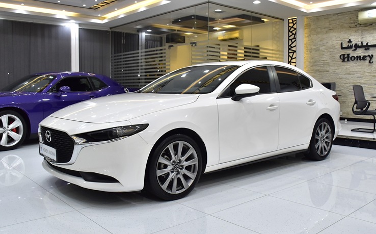 Mazda 3 ( 2023 Model ) in White Color GCC Specs