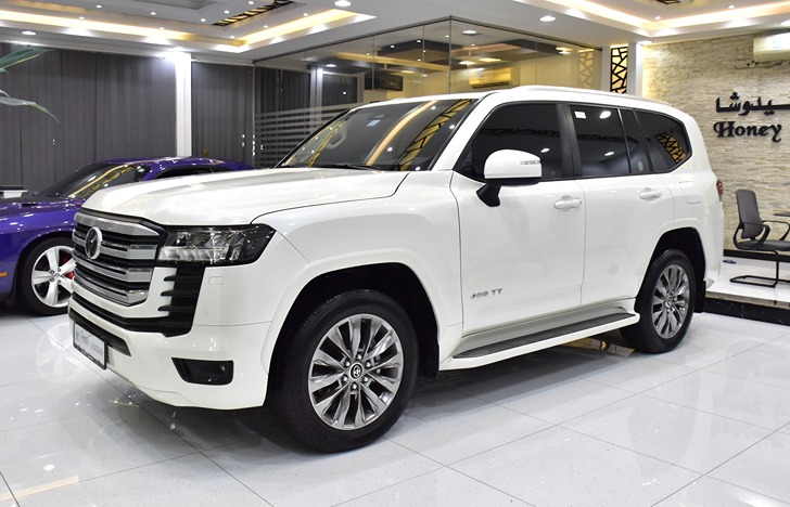 Toyota Land Cruiser GXR Twin Turbo 409 TT ( 2025 Model ) in White Color GCC Specs