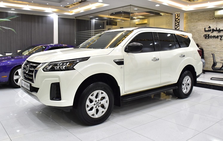 Nissan XTerra SE ( 2024 Model ) in White Color GCC Specs
