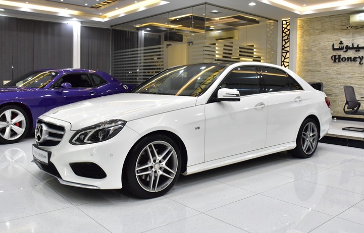 Mercedes Benz E300 ( 2014 Model ) in White Color GCC Specs