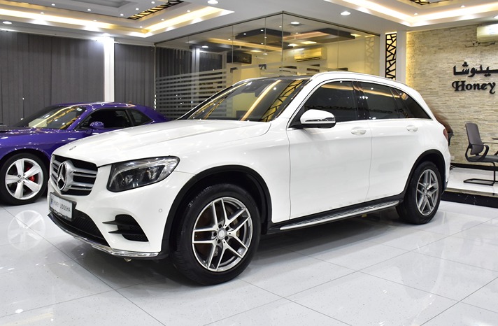 Mercedes Benz GLC250 4Matic ( 2017 Model ) in White Color GCC Specs