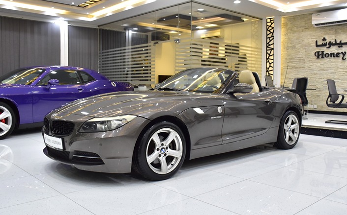 BMW Z4 sDrive23i ( 2012 Model ) in Brown Color GCC Specs