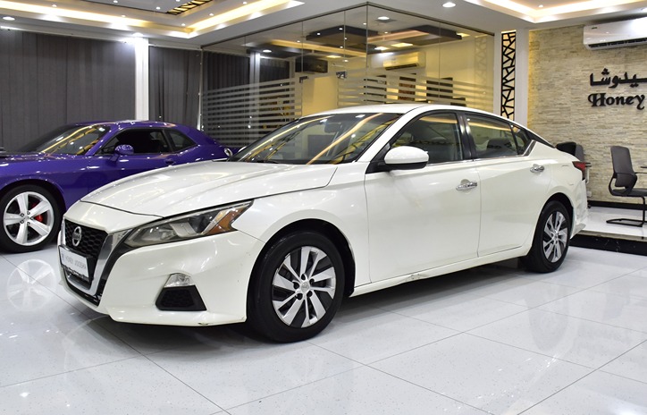 Nissan Altima ( 2020 Model ) in White Color GCC Specs
