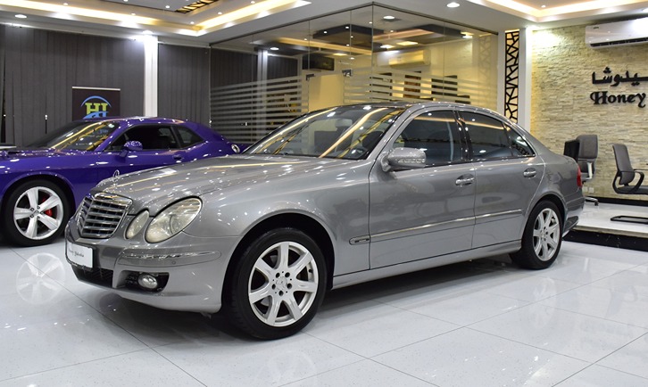Mercedes Benz E280 ( 2007 Model ) in Grey Color GCC Specs