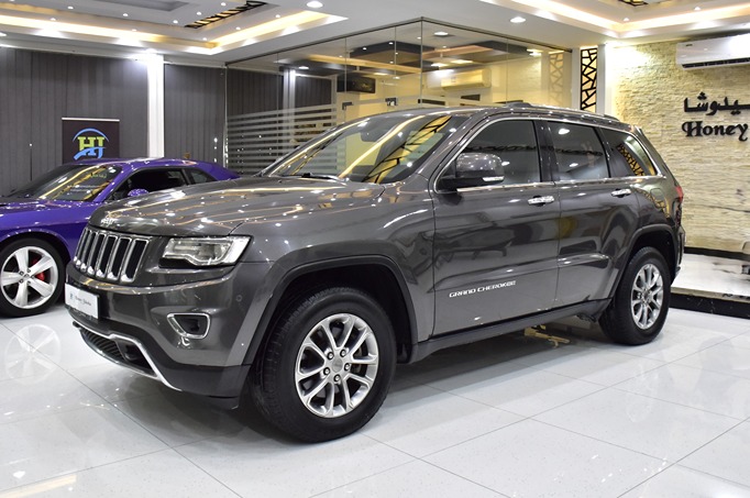 Jeep Grand Cherokee Limited 4x4 ( 2015 Model ) in Grey Color GCC Specs
